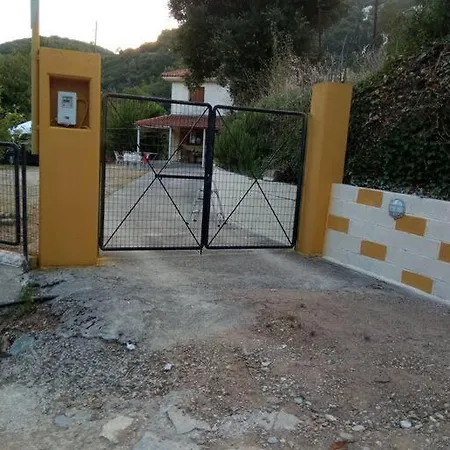 Nyaraló Persefoni's Traditional House Promíri