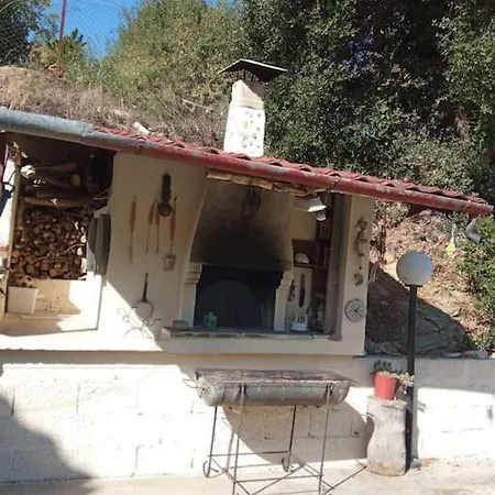 Persefoni's Traditional House Дом отдыха Promirion