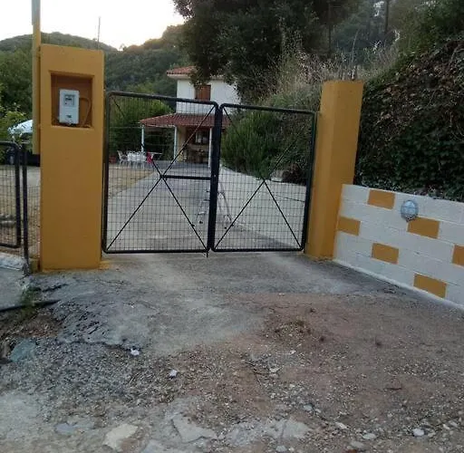 Nyaraló Persefoni's Traditional House Promíri