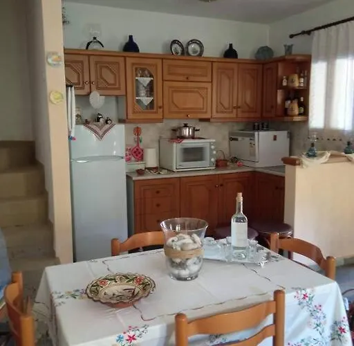 Сasa de vacaciones Persefoni's Traditional House Promirion